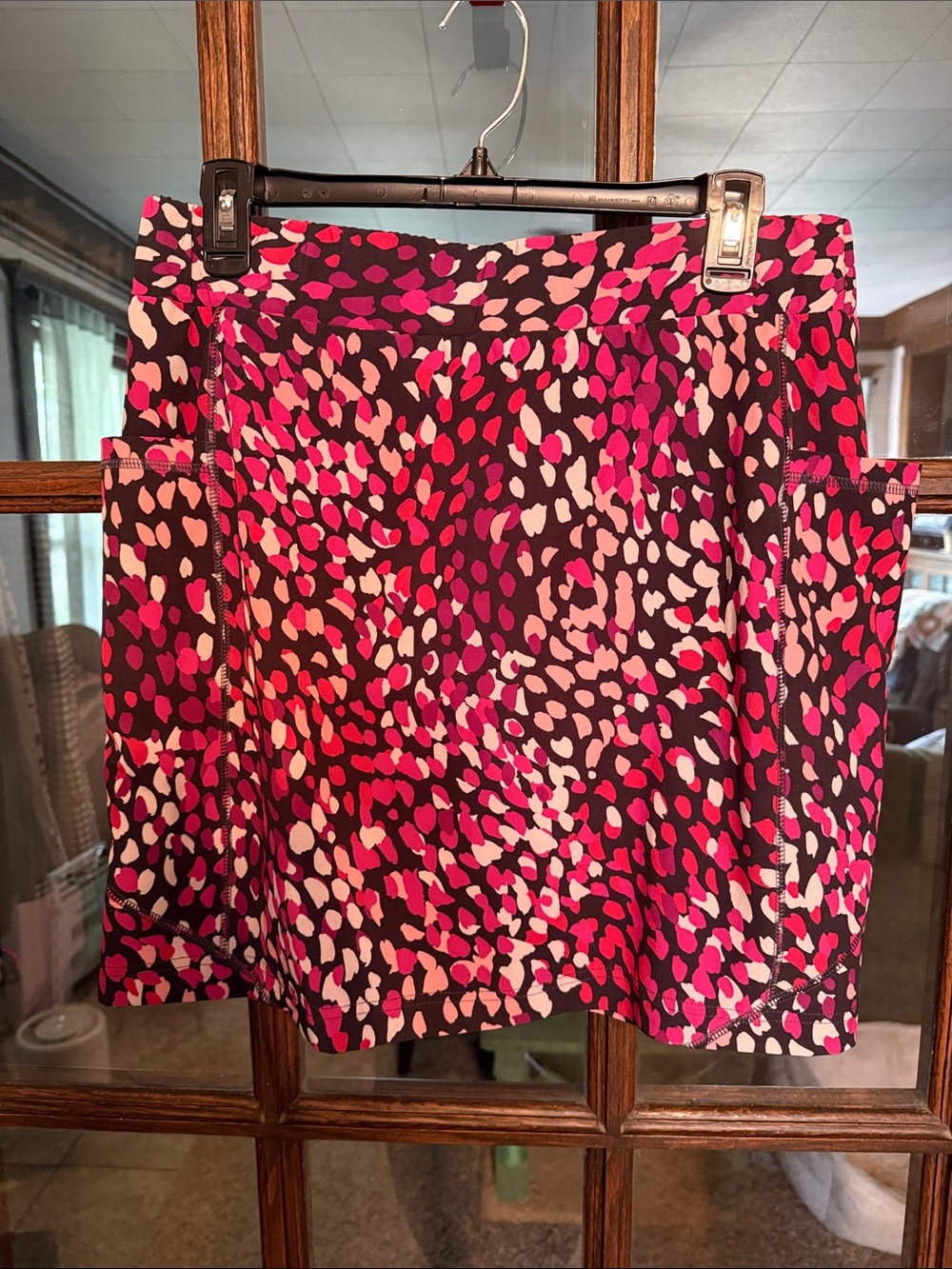 Chicos Zenergy Womens Pink Abstract Print Active Skort Size 1.5 US 10 Large